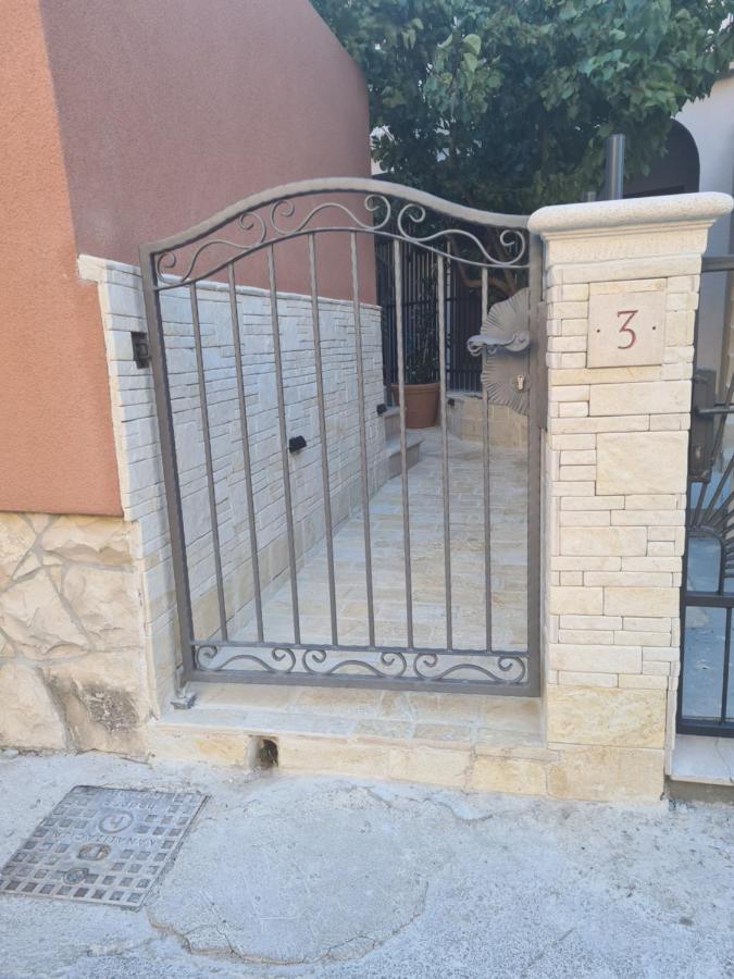 La Corte Di Kate Biograd Na Moru Luaran gambar